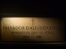 Lápida de Dalí